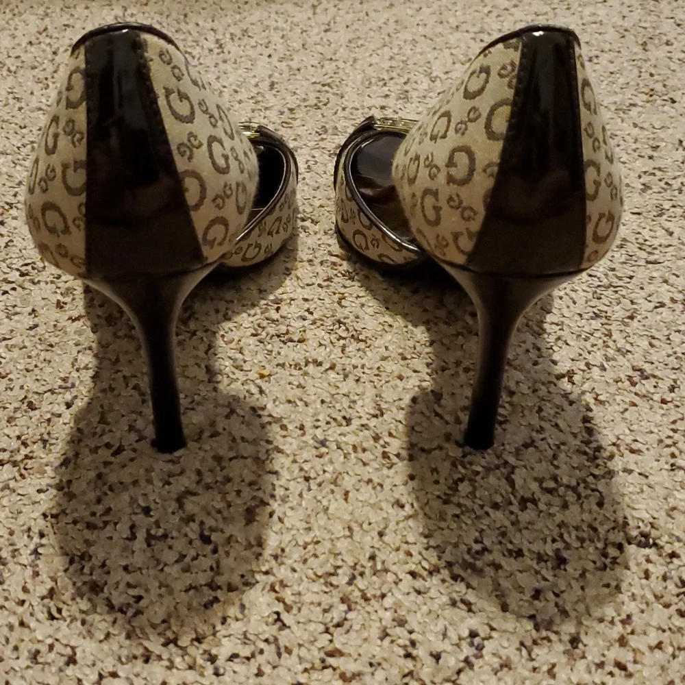 GUESS Signature Open Toe High Heel Shoes